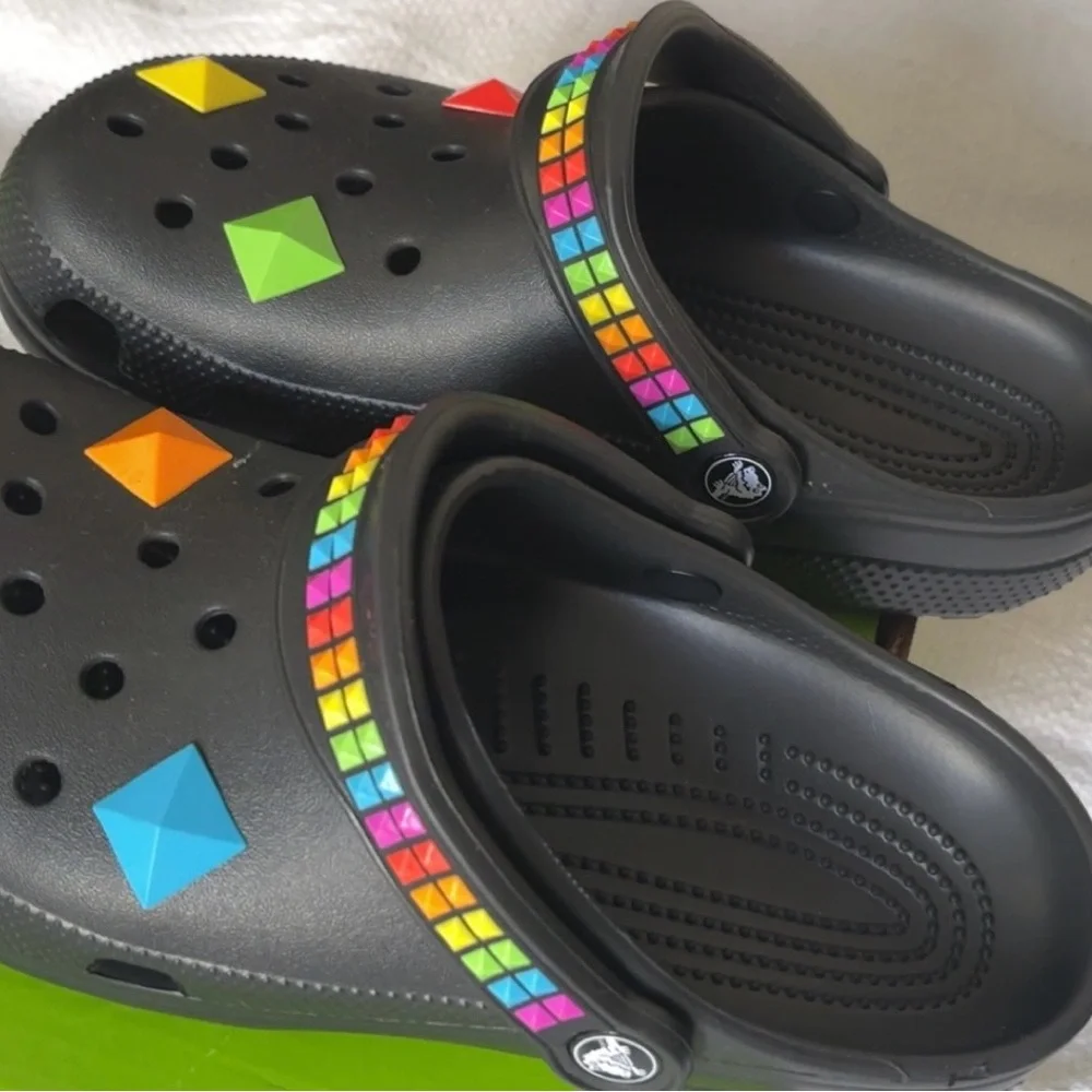 Crocs Classic 3D Shapes Clog - Journeys Exclusive - Picture 2 of 7